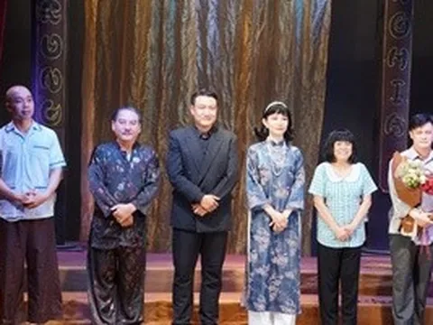 Vỡ òa cảm xúc với phiên bản mới "Người điên trong ngôi nhà cổ"