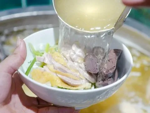 5 quán phở gà Michelin ở Hà Nội, có nơi bị chê đắt vẫn đông kín khách