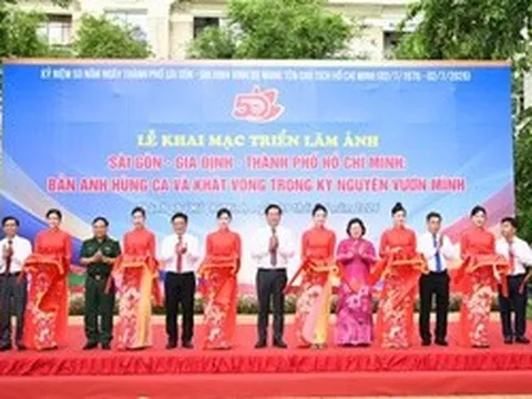 Giới thiệu gần 200 ảnh, tư liệu về 50 năm TPHCM mang tên Bác
