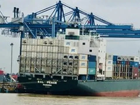 Cước tàu đi Mỹ và châu Âu dự báo tăng thêm, rủi ro đảo chiều hiện hữu