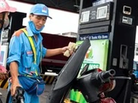 Giá xăng dầu giảm