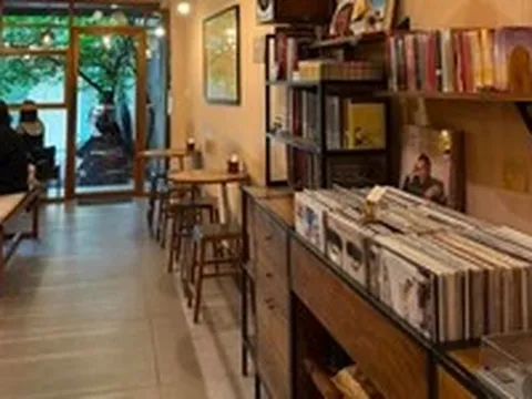 Quán cà phê trả tiền phát nhạc: Nghệ sĩ đồng tình bảo vệ bản quyền, song cũng lo ngại, tại sao?