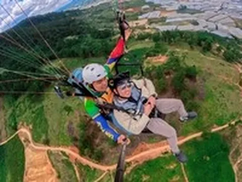 Lâm Đồng đón 12 triệu lượt khách dù sân bay Liên Khương tạm dừng khai thác
