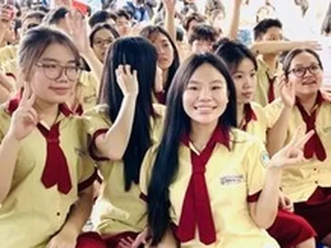 Nhiều trường đại học ‘chơi lớn’ tại Ngày hội lựa chọn nguyện vọng xét tuyển 2026