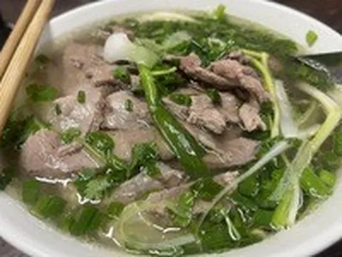Phở gia truyền 49A Bát Đàn nức tiếng, từ phố cổ Hà Nội sang Úc
