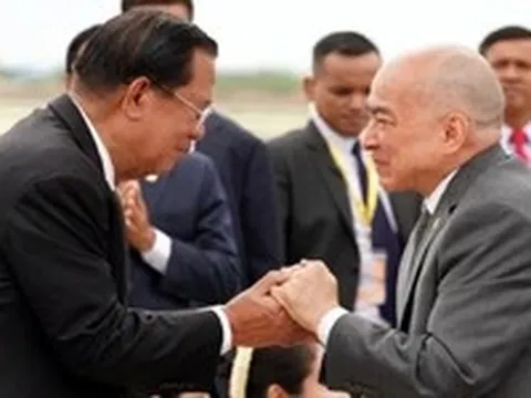 Quốc vương Campuchia về nước sau khi điều trị ung thư tại Trung Quốc