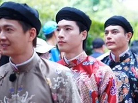 Trường Giang, HIEUTHUHAI quảng diễn áo dài truyền thống trong Kinh thành Huế