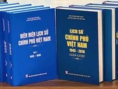 Hai bộ sách đồ sộ tái hiện hơn 70 năm lịch sử Chính phủ Việt Nam