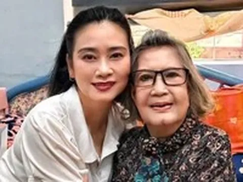 Tuyết Thu đến thăm Diệu Hiền, nhớ đào võ cải lương một thời