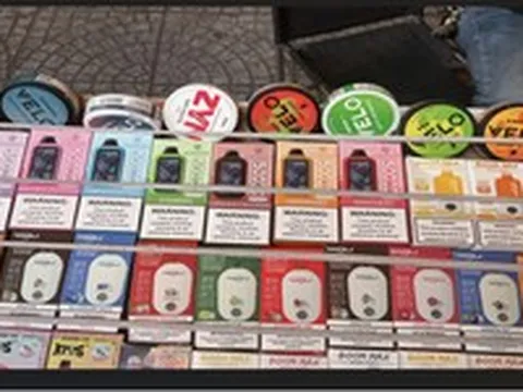 Lo ngại túi ngậm nicotine gây hại Gen Z, Bộ Y tế đề xuất cấm