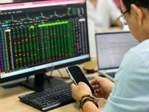 Cổ phiếu công ty chứng khoán vừa bị xử phạt, giá lại tăng 10-20%
