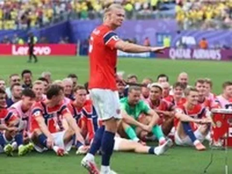 Bí mật đằng sau vũ điệu 'chèo thuyền Viking' của Na Uy gây sốt World Cup 2026