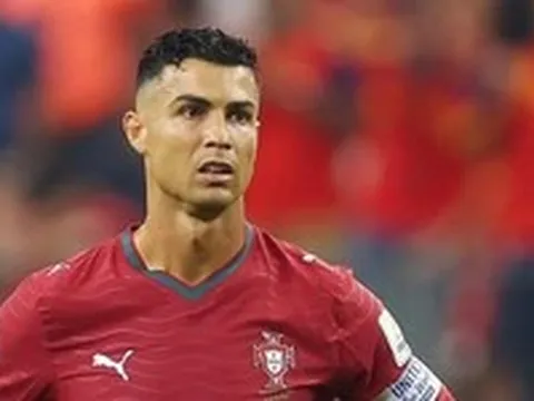 Các chuyên trang bóng đá: Ronaldo là 1 trong 3 cầu thủ Bồ Đào Nha chơi tệ nhất