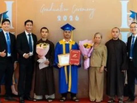 Từ cậu bé chăn bò, phụ hồ đến thủ khoa ngành xây dựng