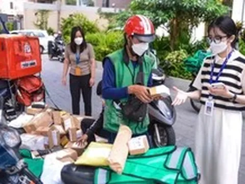 Xăng dầu giảm, vì sao cước chuyển phát vẫn cao?
