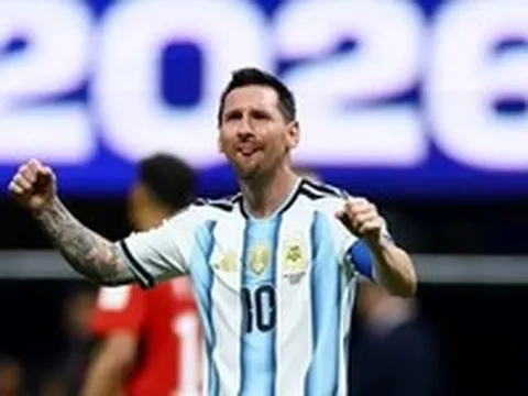 Messi gây bất ngờ ở đội hình tiêu biểu vòng 16 đội