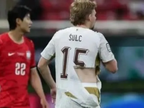 Tại sao áo đấu ở World Cup hay bị rách tả tơi?