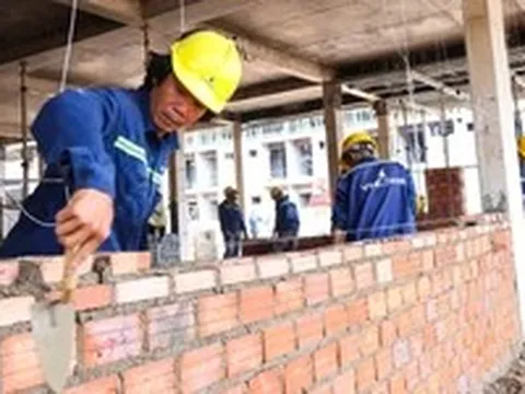 'Tốc lực' ở ngôi trường biên giới, mồ hôi đổ vì tương lai trẻ thơ