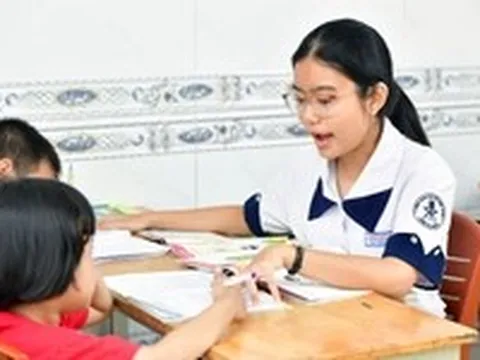 Những cô cậu học trò TP.HCM bỏ kỳ nghỉ hè để dạy học miễn phí
