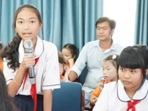 Lãnh đạo xã Nhà Bè gặp gỡ, lắng nghe thiếu nhi