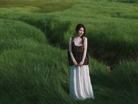 Đồng cỏ xanh ở Lâm Đồng gây 'sốt' vì đẹp như hoạt hình