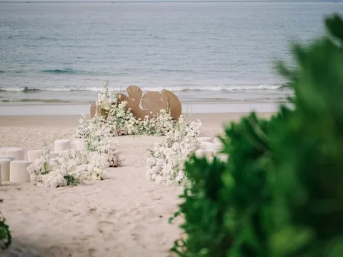 Radisson Blu Resort Cam Ranh ghi dấu với không gian cưới bên biển