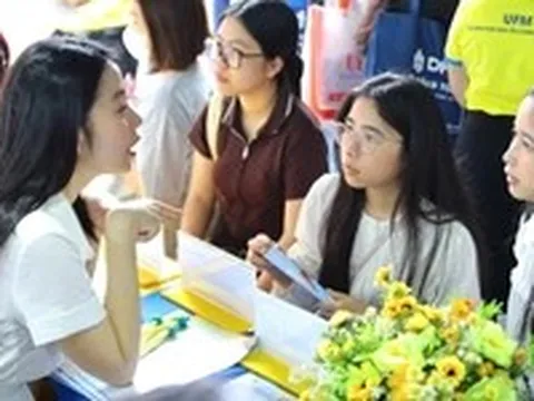 Trụ sở chính và 2 phân hiệu Trường ĐH Tài chính - Marketing cùng điểm sàn