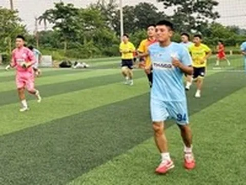 Công ty Nhật Bản linh hoạt ca làm việc để công nhân yên tâm đá bóng