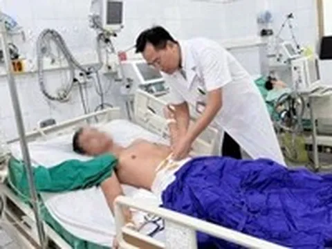 Cứu sống người đàn ông đa chấn thương do nhảy cầu Bãi Cháy