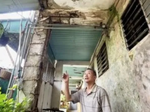Người dân bất an sống trong chung cư 50 năm tuổi rệu rã