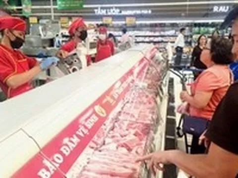 Giá bán lẻ thịt heo giảm, siêu thị tăng khuyến mãi nhưng sức mua vẫn không cao