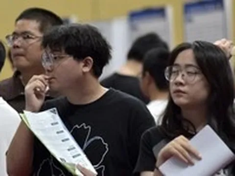 12,7 triệu cử nhân Trung Quốc đối mặt bài toán việc làm