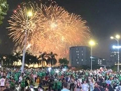 300.000 đồng cho 3,5km xe dịch vụ trong đêm pháo hoa Đà Nẵng gây tranh cãi