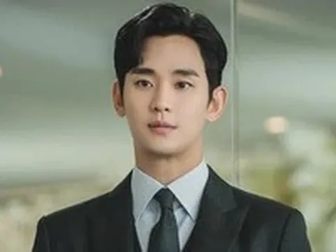 Kim Soo Hyun trở lại