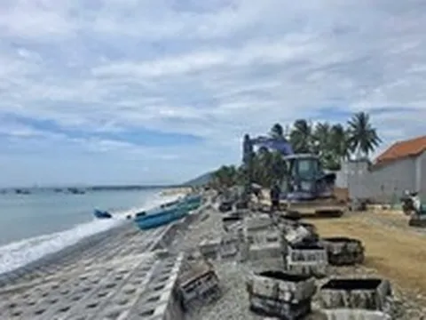Kè chống sạt lở gần 200 tỉ đồng thành hình, dân ven biển Phú Yên vơi nỗi lo sóng dữ