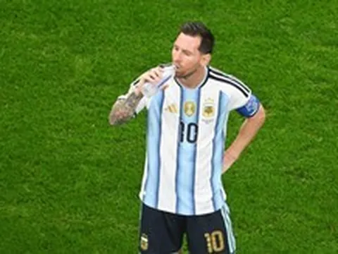 Hé lộ số tiền 'khủng' thu về từ giờ nghỉ uống nước tại World Cup 2026