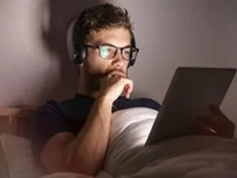 Thiếu ngủ 80 phút mỗi đêm, sau 6 tuần tăng gần nửa ký