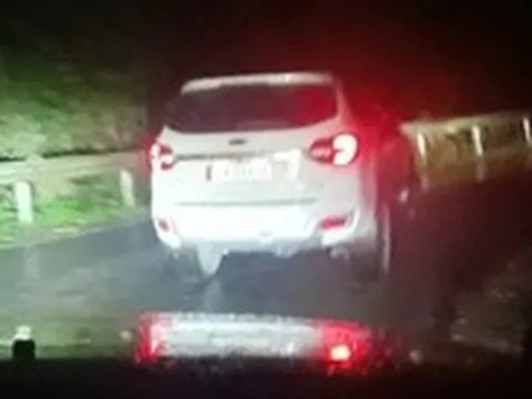 Xác minh xe 7 chỗ không nhường đường xe cấp cứu gần 5km, bệnh nhân không qua khỏi trên đường đi