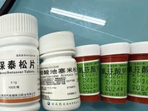 Suy thận, nguy kịch vì uống thuốc chứa Phenylbutazone trị đau khớp mua trên mạng