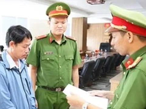 Bắt cựu chuyên viên phòng giáo dục huyện vi phạm đấu thầu, gây thiệt hại hơn 1,7 tỉ đồng