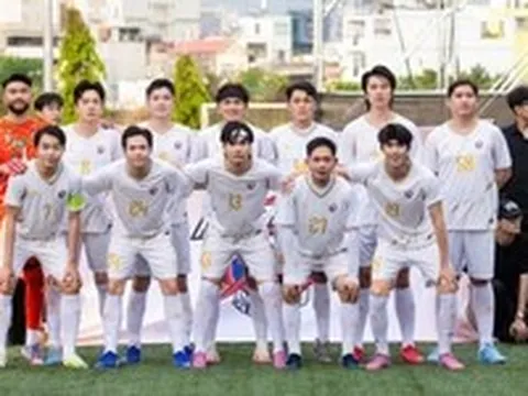 Đội bóng All Stars SG FC góp mặt ở trận đấu thiện nguyện ủng hộ công nhân khó khăn