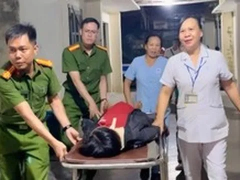 Sản phụ chuyển dạ giữa rừng, công an dùng xe chuyên dụng hỗ trợ an toàn