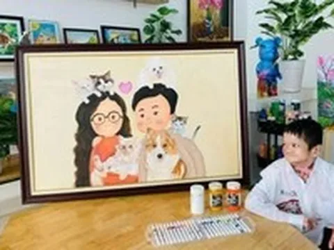 Cậu bé ‘độc lạ’ Bình Dương vẽ cuộc đời rực rỡ bằng đôi tay chỉ còn hai ngón cử động tốt