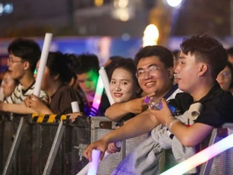 Hàng nghìn người dự Lễ khai mạc Festival Biển Khánh Hòa năm 2026