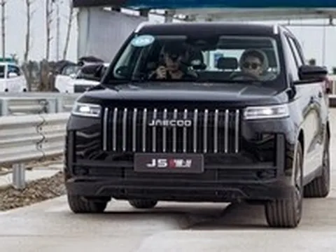 Trang bị hào phóng, giá cạnh tranh, Jaecoo J5 có đủ sức thuyết phục người Việt?