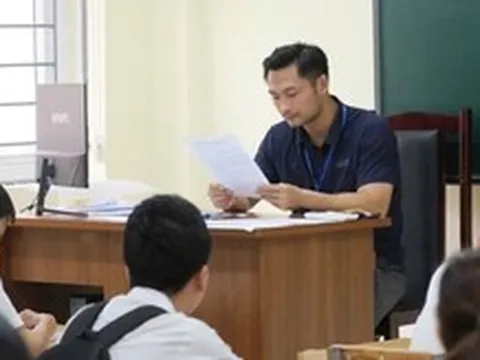 Từ 1-9, trường học được ký hợp đồng toàn thời gian với giáo viên nghỉ hưu