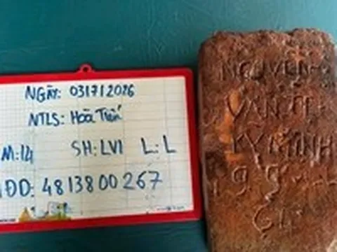 Tìm thấy bia đá, lọ thủy tinh ghi tên liệt sĩ Nguyễn Văn Te, Đậu Văn Linh