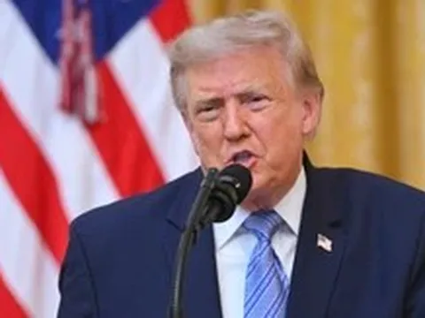 Trong Dự luật trừng phạt Nga, ông Trump muốn gồm cả Iran