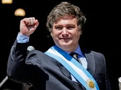 Tổng thống Argentina trao 'quyền quyết định nghỉ lễ' cho Messi và các đồng đội