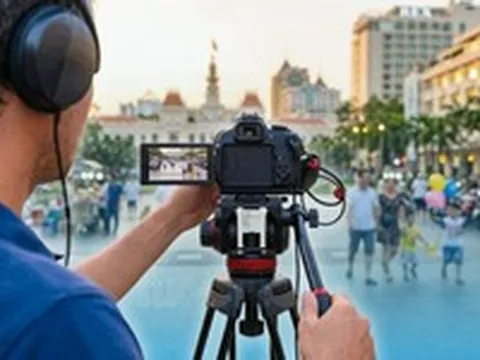 Livestream, ghi hình tại phố đi bộ, công viên phải thông báo cho người xuất hiện trong video?